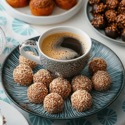 С чем вкуснее пить кофе – подбираем идеальную добавку и десерт
